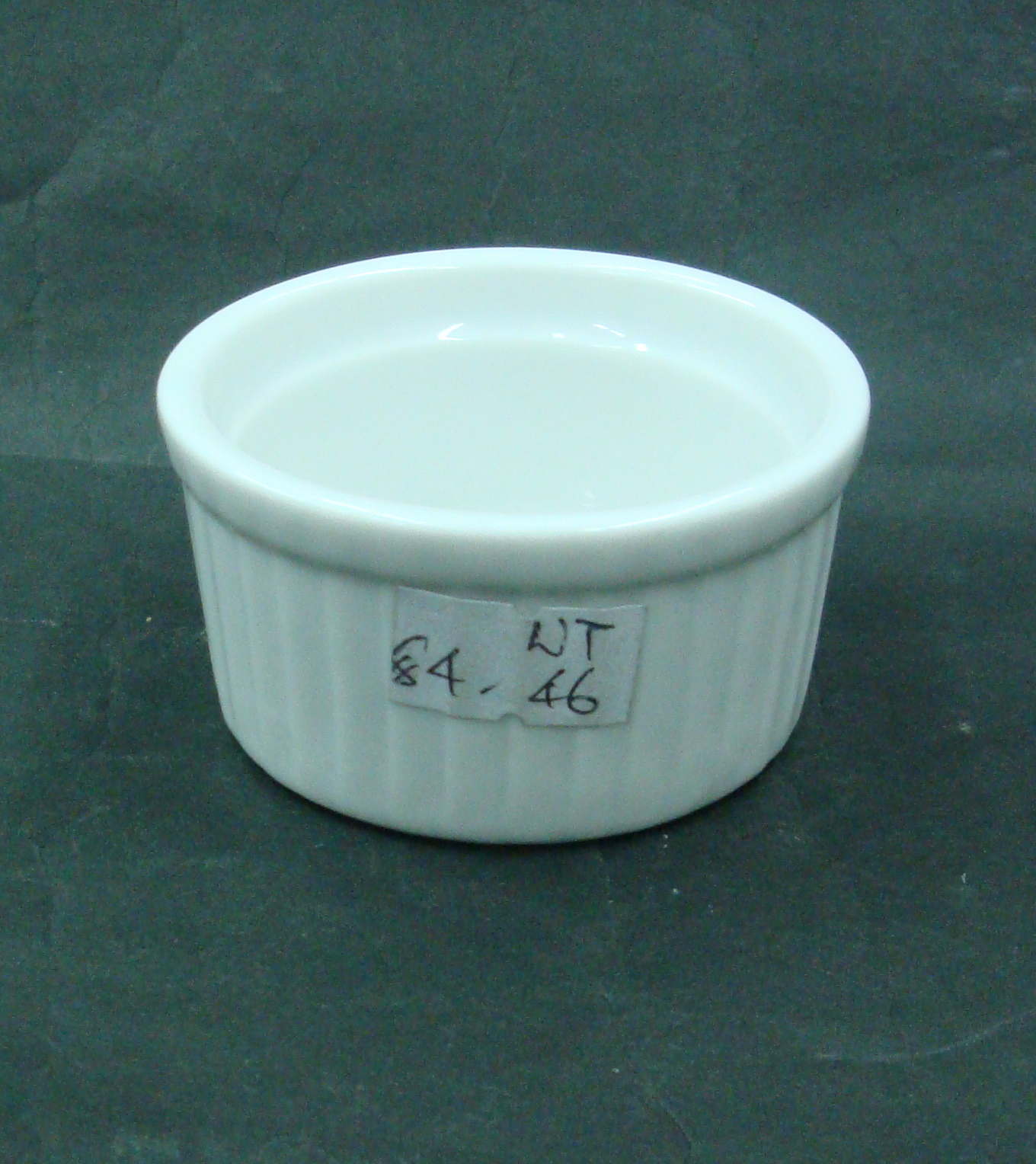 加白瓷條紋盅 2.5